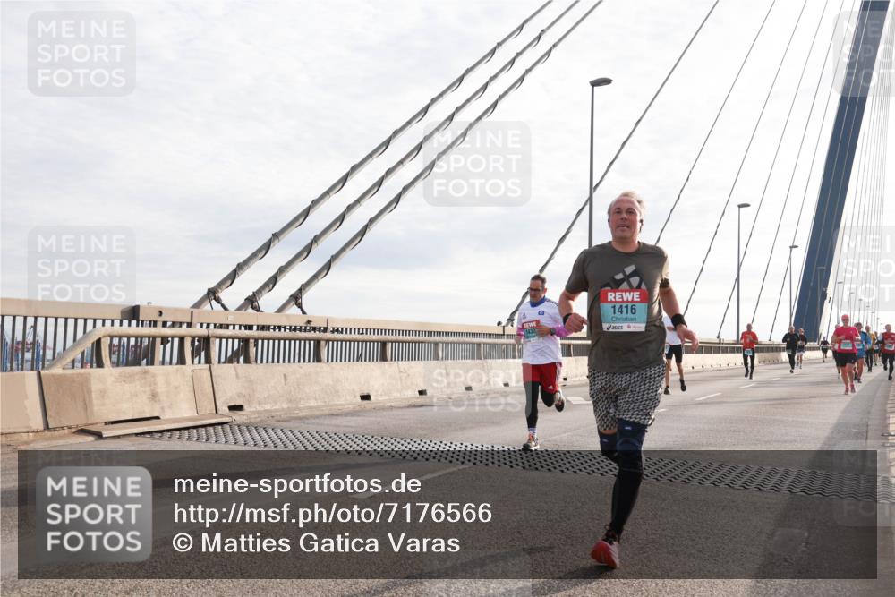 03.10.2024 - Köhlbrandbrückenlauf Matties Gatica Varas http://msf.ph/oto/7176566 03.10.2024 09:23:15 Position 2 1416 meine-sportfotos.de