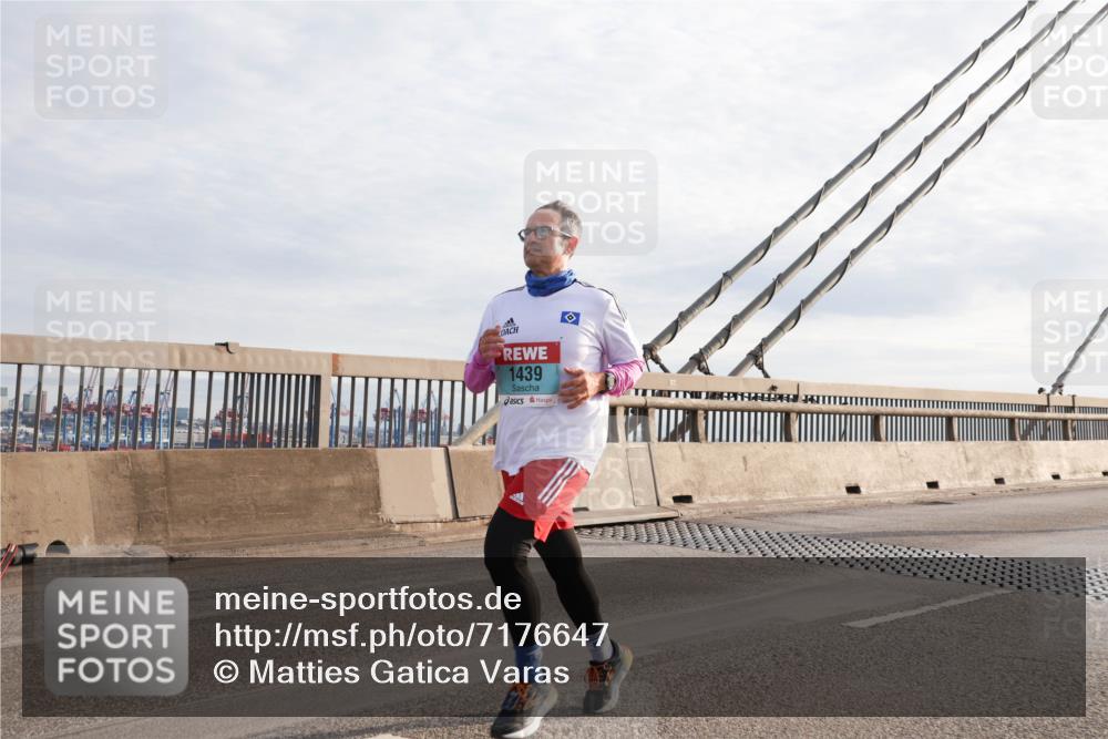 03.10.2024 - Köhlbrandbrückenlauf Matties Gatica Varas http://msf.ph/oto/7176647 03.10.2024 09:23:17 Position 2 1439 meine-sportfotos.de