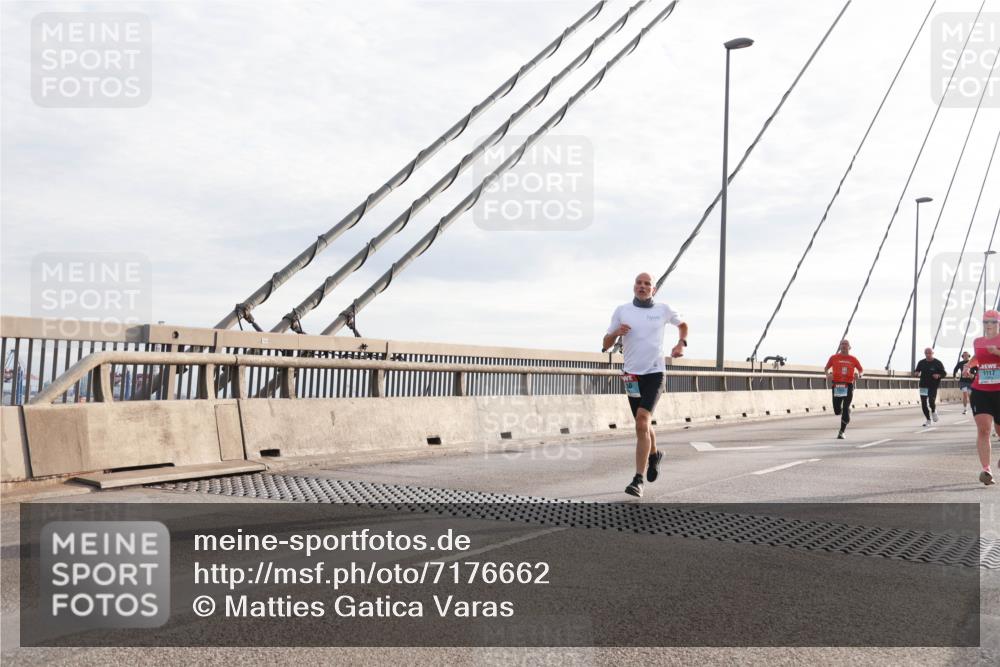 03.10.2024 - Köhlbrandbrückenlauf Matties Gatica Varas http://msf.ph/oto/7176662 03.10.2024 09:23:18 Position 2 1117 meine-sportfotos.de