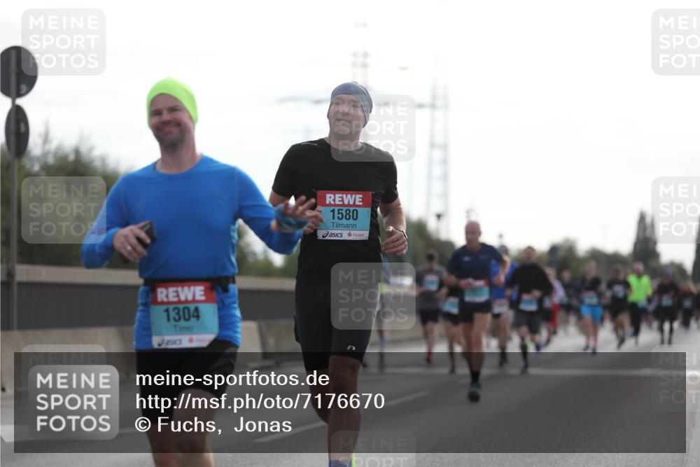 03.10.2024 - Köhlbrandbrückenlauf Fuchs,  Jonas http://msf.ph/oto/7176670 03.10.2024 09:14:26 Position 3 1304, 1580 meine-sportfotos.de