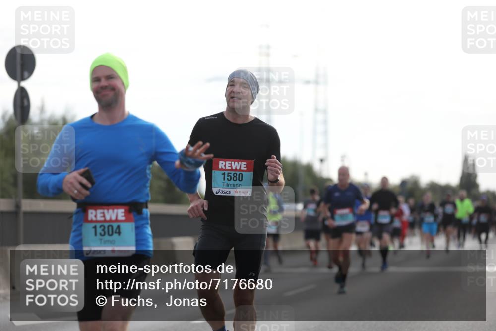 03.10.2024 - Köhlbrandbrückenlauf Fuchs,  Jonas http://msf.ph/oto/7176680 03.10.2024 09:14:26 Position 3 1304, 1580 meine-sportfotos.de