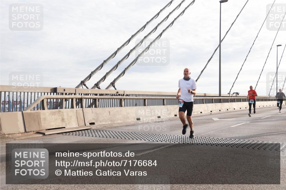 03.10.2024 - Köhlbrandbrückenlauf Matties Gatica Varas http://msf.ph/oto/7176684 03.10.2024 09:23:18 Position 2  meine-sportfotos.de