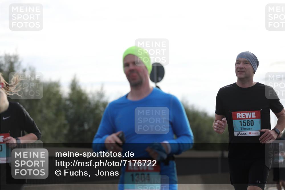 03.10.2024 - Köhlbrandbrückenlauf Fuchs,  Jonas http://msf.ph/oto/7176722 03.10.2024 09:14:27 Position 3 1304, 1580 meine-sportfotos.de