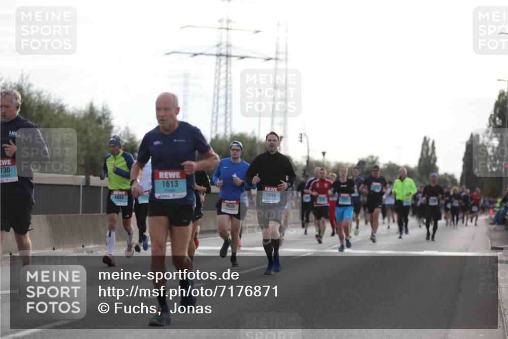 03.10.2024 - Köhlbrandbrückenlauf Fuchs,  Jonas http://msf.ph/oto/7176871 03.10.2024 09:14:29 Position 3 730, 1934, 1613, 1694, 4520 meine-sportfotos.de