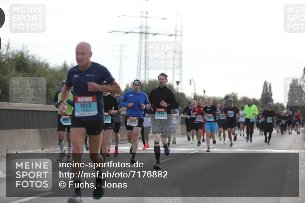 03.10.2024 - Köhlbrandbrückenlauf Fuchs,  Jonas http://msf.ph/oto/7176882 03.10.2024 09:14:30 Position 3 1934, 1613, 37, 4520, 1694 meine-sportfotos.de