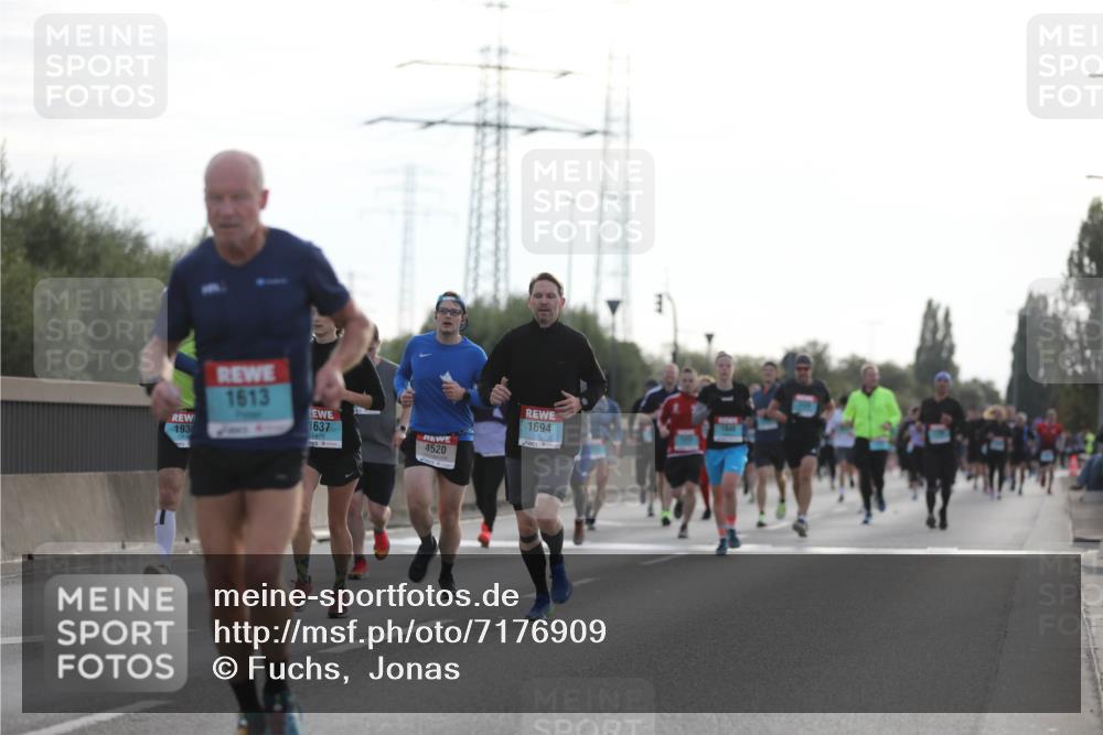 03.10.2024 - Köhlbrandbrückenlauf Fuchs,  Jonas http://msf.ph/oto/7176909 03.10.2024 09:14:30 Position 3 193, 1613, 1637, 4520, 1694 meine-sportfotos.de