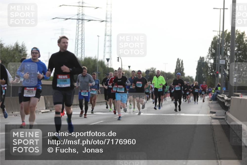 03.10.2024 - Köhlbrandbrückenlauf Fuchs,  Jonas http://msf.ph/oto/7176960 03.10.2024 09:14:31 Position 3 4520, 1694, 3438, 152, 1848, 2234, 1143, 1 meine-sportfotos.de