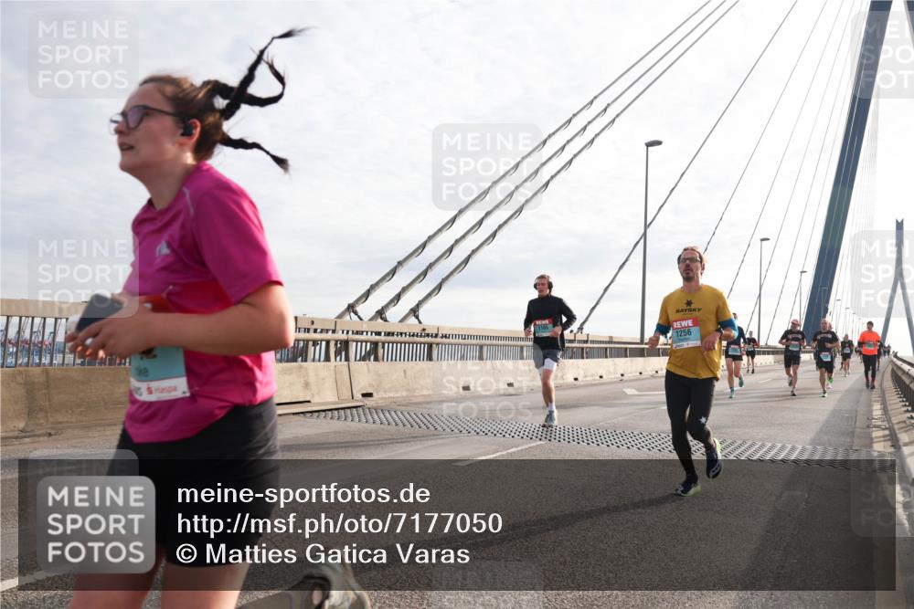 03.10.2024 - Köhlbrandbrückenlauf Matties Gatica Varas http://msf.ph/oto/7177050 03.10.2024 09:23:26 Position 2 1256 meine-sportfotos.de