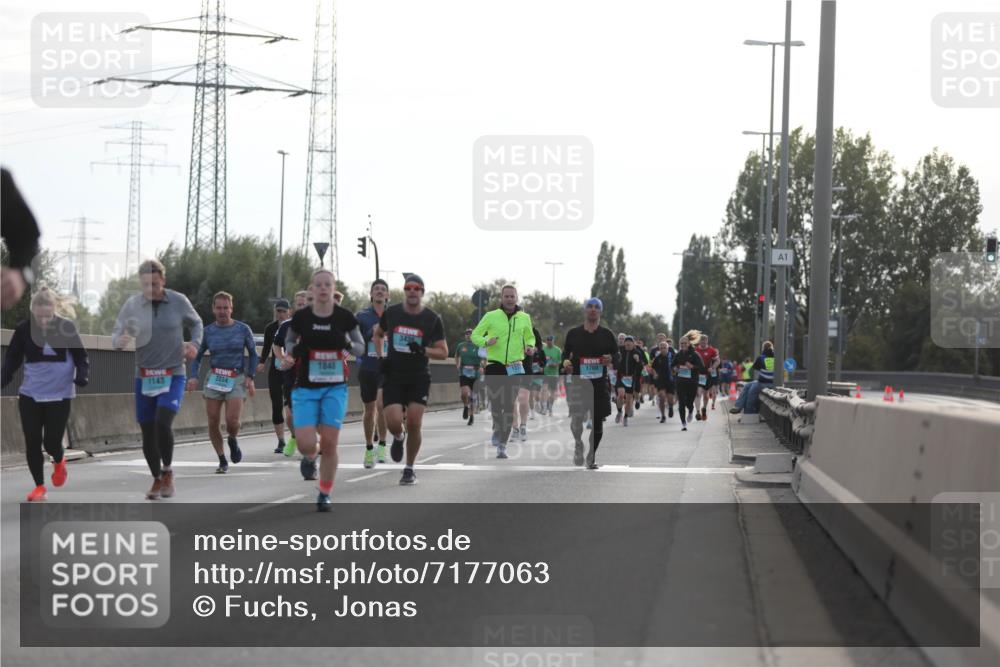 03.10.2024 - Köhlbrandbrückenlauf Fuchs,  Jonas http://msf.ph/oto/7177063 03.10.2024 09:14:32 Position 3 3438, 1700, 1848, 2234, 1143, 1 meine-sportfotos.de