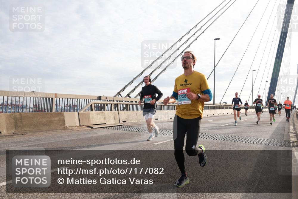 03.10.2024 - Köhlbrandbrückenlauf Matties Gatica Varas http://msf.ph/oto/7177082 03.10.2024 09:23:26 Position 2 1256 meine-sportfotos.de