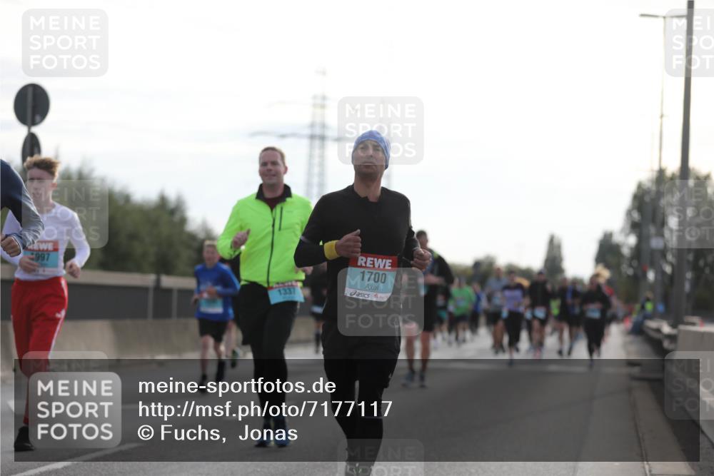 03.10.2024 - Köhlbrandbrückenlauf Fuchs,  Jonas http://msf.ph/oto/7177117 03.10.2024 09:14:40 Position 3 997, 1337, 1700 meine-sportfotos.de