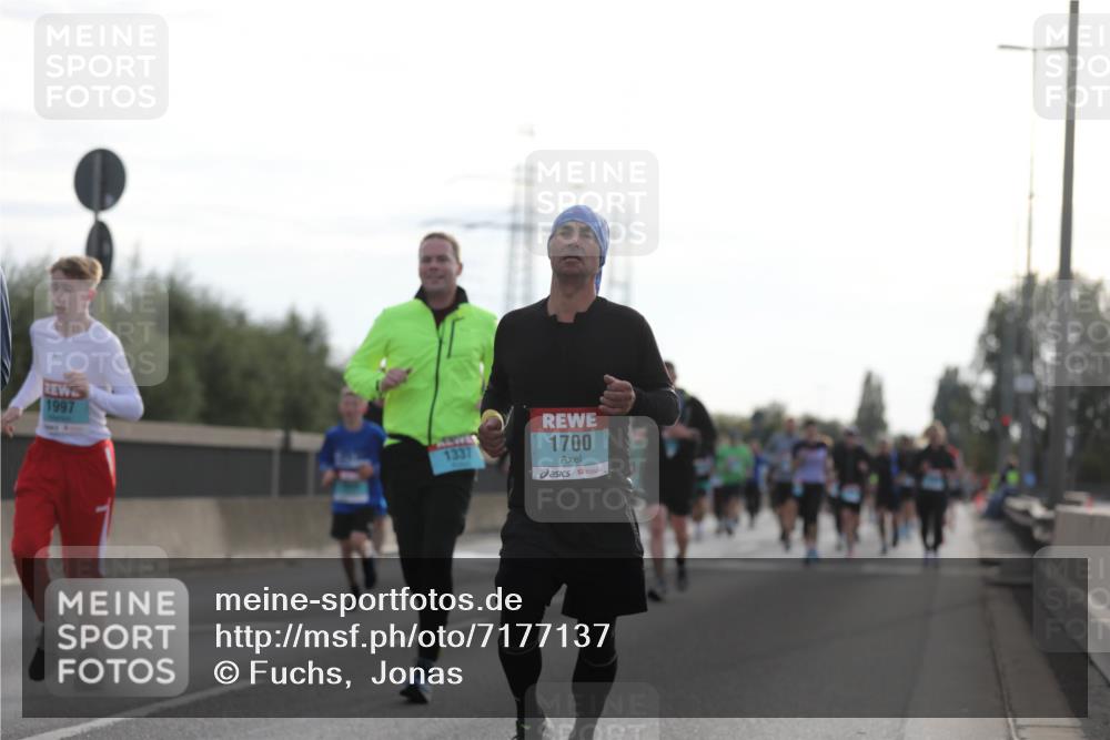 03.10.2024 - Köhlbrandbrückenlauf Fuchs,  Jonas http://msf.ph/oto/7177137 03.10.2024 09:14:40 Position 3 1997, 1337, 1700 meine-sportfotos.de