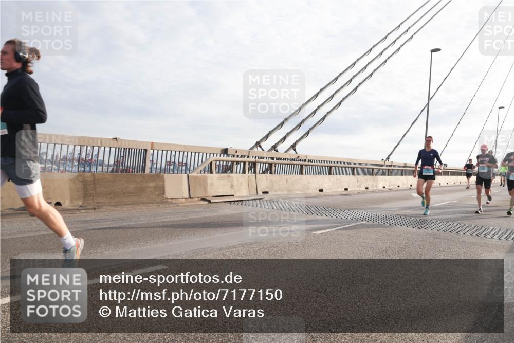 03.10.2024 - Köhlbrandbrückenlauf Matties Gatica Varas http://msf.ph/oto/7177150 03.10.2024 09:23:28 Position 2 1293 meine-sportfotos.de