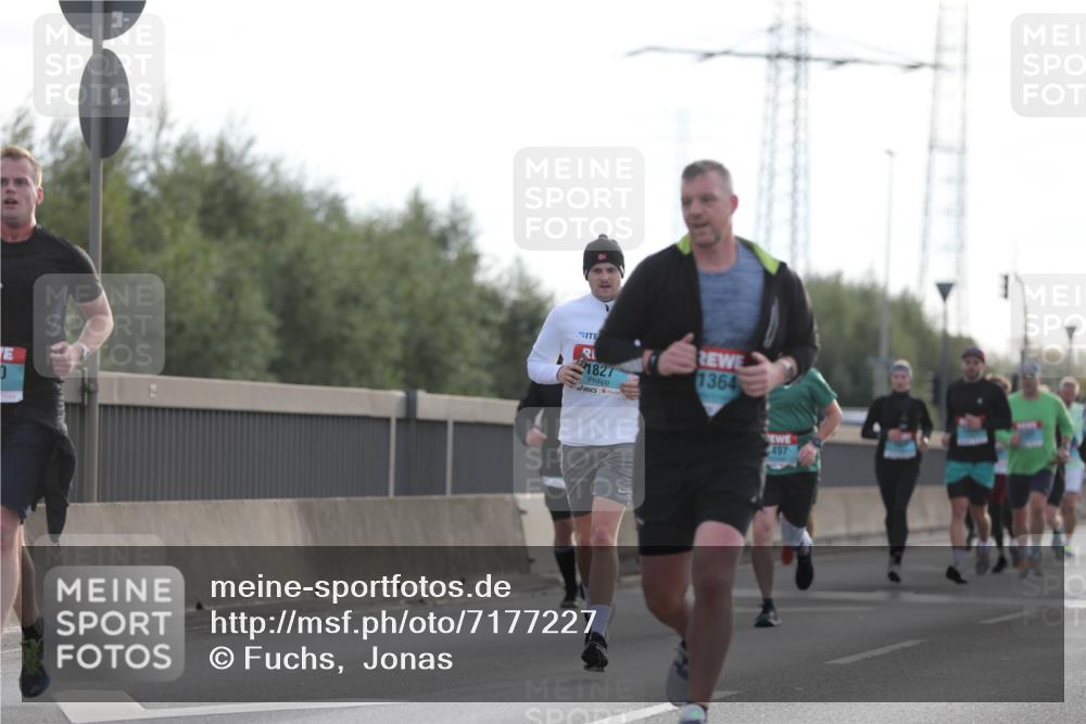 03.10.2024 - Köhlbrandbrückenlauf Fuchs,  Jonas http://msf.ph/oto/7177227 03.10.2024 09:14:43 Position 3 1827, 1364, 497 meine-sportfotos.de