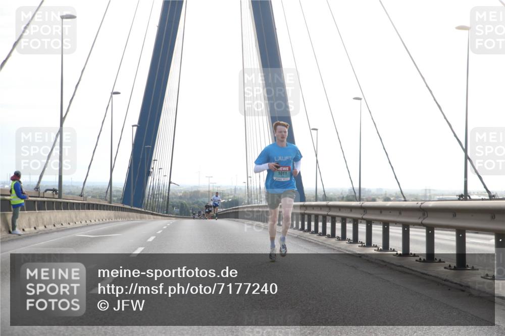 03.10.2024 - Köhlbrandbrückenlauf Jannik Wohlers http://msf.ph/oto/7177240 03.10.2024 09:16:36 Position 1 1011 meine-sportfotos.de