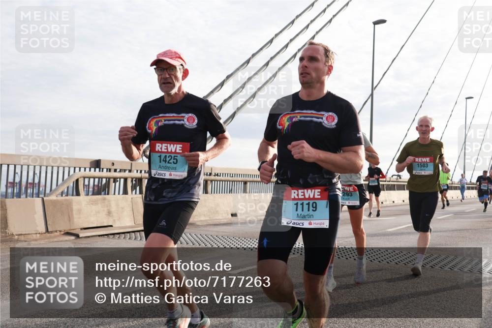 03.10.2024 - Köhlbrandbrückenlauf Matties Gatica Varas http://msf.ph/oto/7177263 03.10.2024 09:23:30 Position 2 1425, 1119, 293, 1503 meine-sportfotos.de