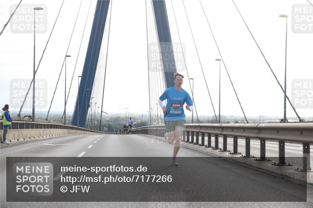 03.10.2024 - Köhlbrandbrückenlauf Jannik Wohlers http://msf.ph/oto/7177266 03.10.2024 09:16:36 Position 1 1011 meine-sportfotos.de