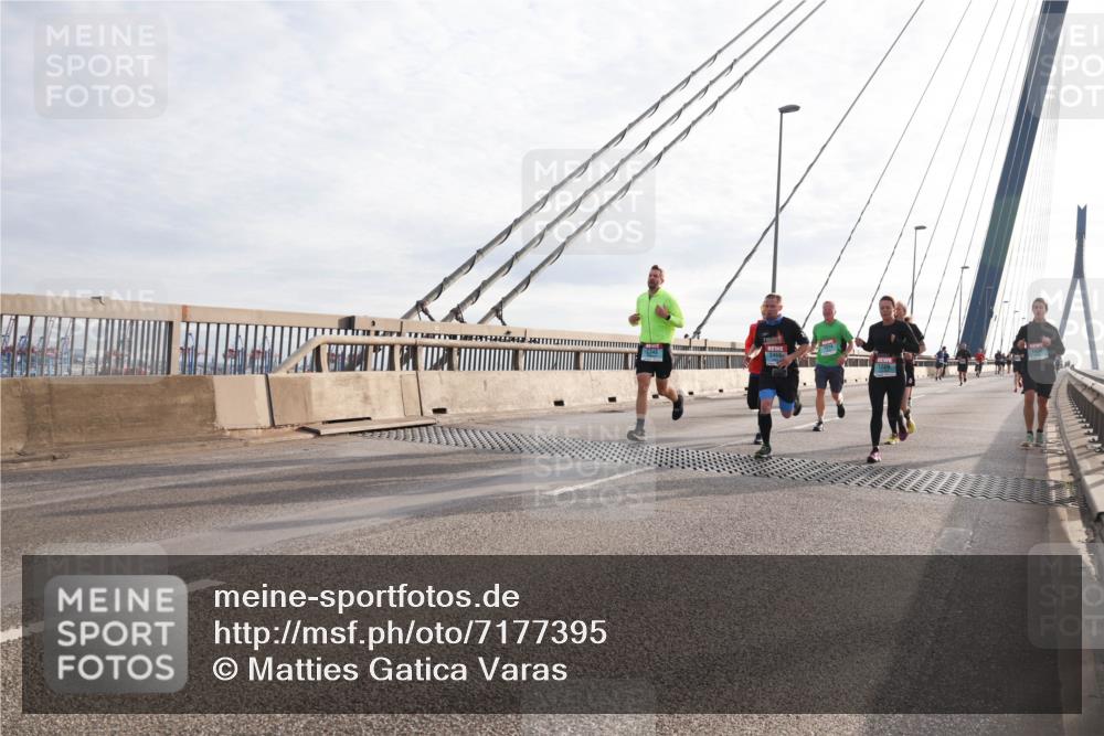03.10.2024 - Köhlbrandbrückenlauf Matties Gatica Varas http://msf.ph/oto/7177395 03.10.2024 09:23:34 Position 2 3468 meine-sportfotos.de