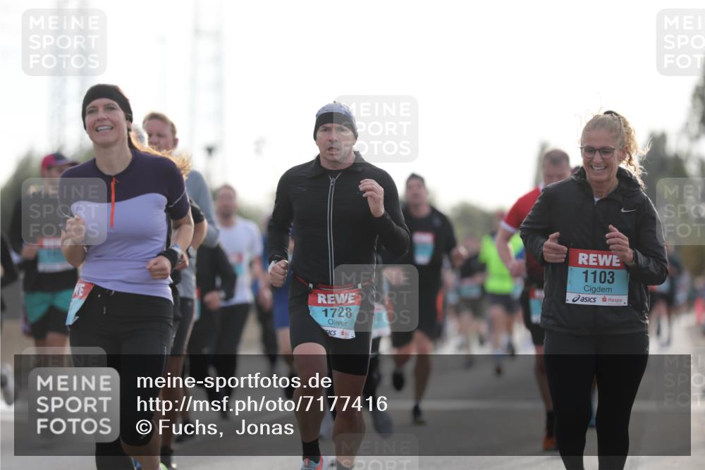 03.10.2024 - Köhlbrandbrückenlauf Fuchs,  Jonas http://msf.ph/oto/7177416 03.10.2024 09:14:46 Position 3 1728, 1103 meine-sportfotos.de