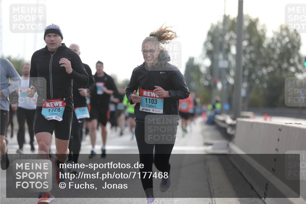 03.10.2024 - Köhlbrandbrückenlauf Fuchs,  Jonas http://msf.ph/oto/7177468 03.10.2024 09:14:47 Position 3 1728, 150, 1103 meine-sportfotos.de