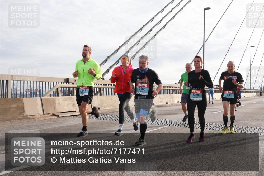 03.10.2024 - Köhlbrandbrückenlauf Matties Gatica Varas http://msf.ph/oto/7177471 03.10.2024 09:23:35 Position 2 1348, 2014, 3468, 1229, 1630 meine-sportfotos.de
