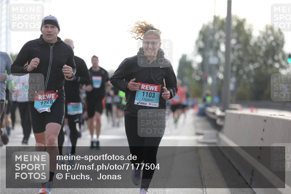 03.10.2024 - Köhlbrandbrückenlauf Fuchs,  Jonas http://msf.ph/oto/7177504 03.10.2024 09:14:48 Position 3 1728, 1342, 1103 meine-sportfotos.de