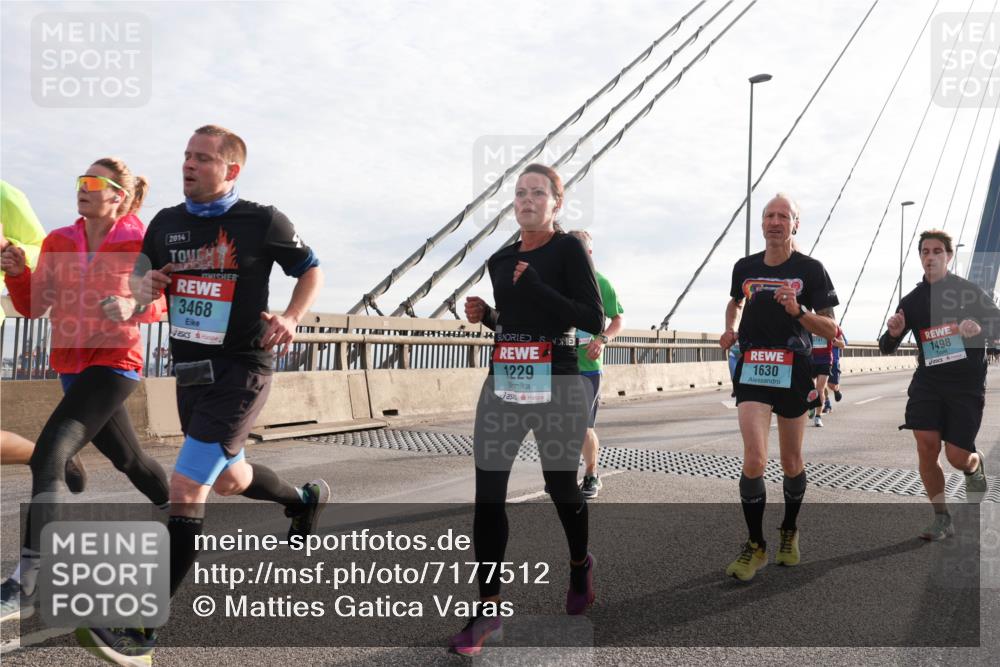 03.10.2024 - Köhlbrandbrückenlauf Matties Gatica Varas http://msf.ph/oto/7177512 03.10.2024 09:23:36 Position 2 2014, 3468, 1229, 1630, 1498 meine-sportfotos.de