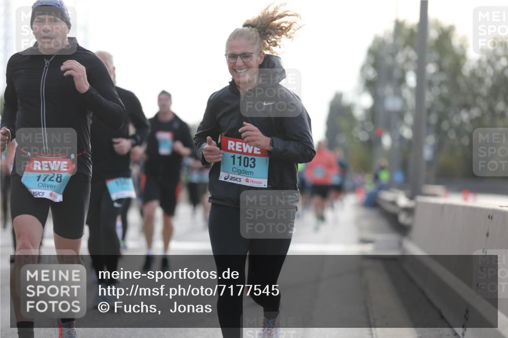 03.10.2024 - Köhlbrandbrückenlauf Fuchs,  Jonas http://msf.ph/oto/7177545 03.10.2024 09:14:48 Position 3 1728, 1103 meine-sportfotos.de