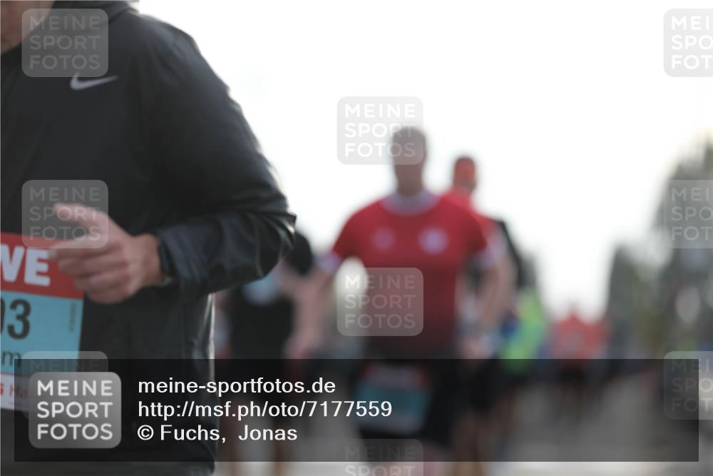 03.10.2024 - Köhlbrandbrückenlauf Fuchs,  Jonas http://msf.ph/oto/7177559 03.10.2024 09:14:50 Position 3 13 meine-sportfotos.de