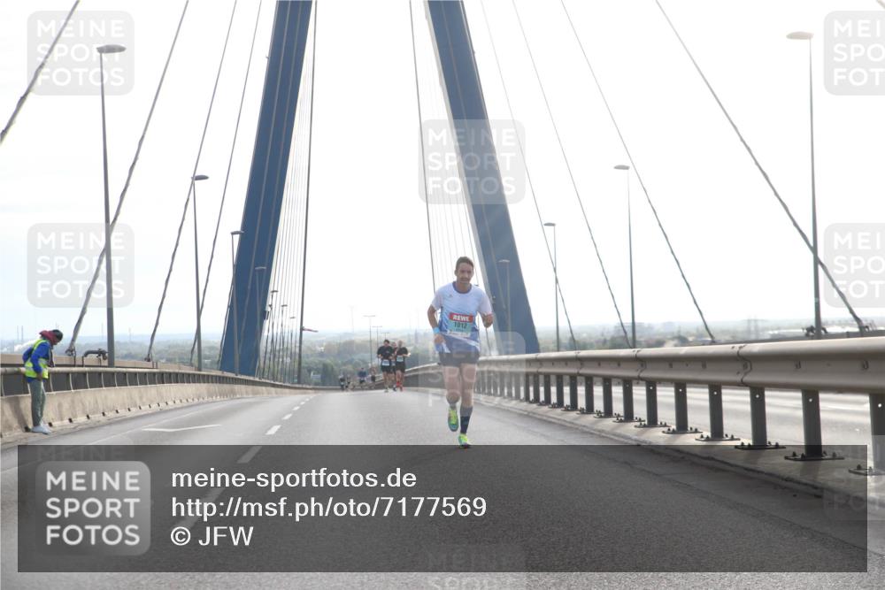 03.10.2024 - Köhlbrandbrückenlauf Jannik Wohlers http://msf.ph/oto/7177569 03.10.2024 09:16:47 Position 1 1012 meine-sportfotos.de
