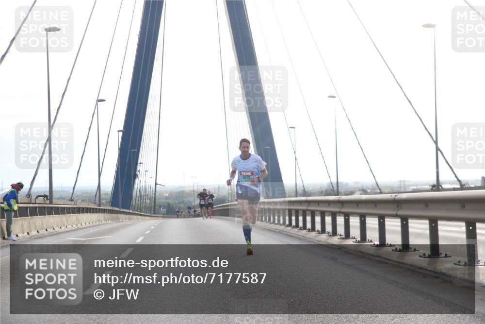 03.10.2024 - Köhlbrandbrückenlauf Jannik Wohlers http://msf.ph/oto/7177587 03.10.2024 09:16:48 Position 1 1012 meine-sportfotos.de
