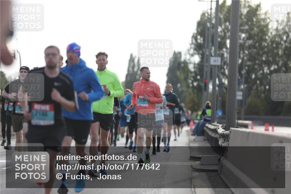 03.10.2024 - Köhlbrandbrückenlauf Fuchs,  Jonas http://msf.ph/oto/7177642 03.10.2024 09:14:52 Position 3 16, 2230, 1450, 1 meine-sportfotos.de