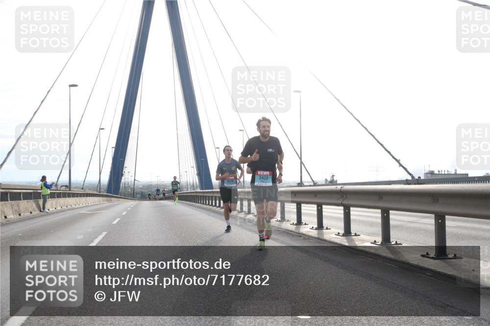03.10.2024 - Köhlbrandbrückenlauf Jannik Wohlers http://msf.ph/oto/7177682 03.10.2024 09:16:59 Position 1 3676, 2423 meine-sportfotos.de