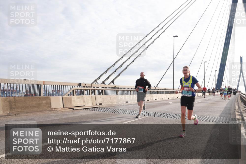 03.10.2024 - Köhlbrandbrückenlauf Matties Gatica Varas http://msf.ph/oto/7177867 03.10.2024 09:23:43 Position 2 2, 1189 meine-sportfotos.de