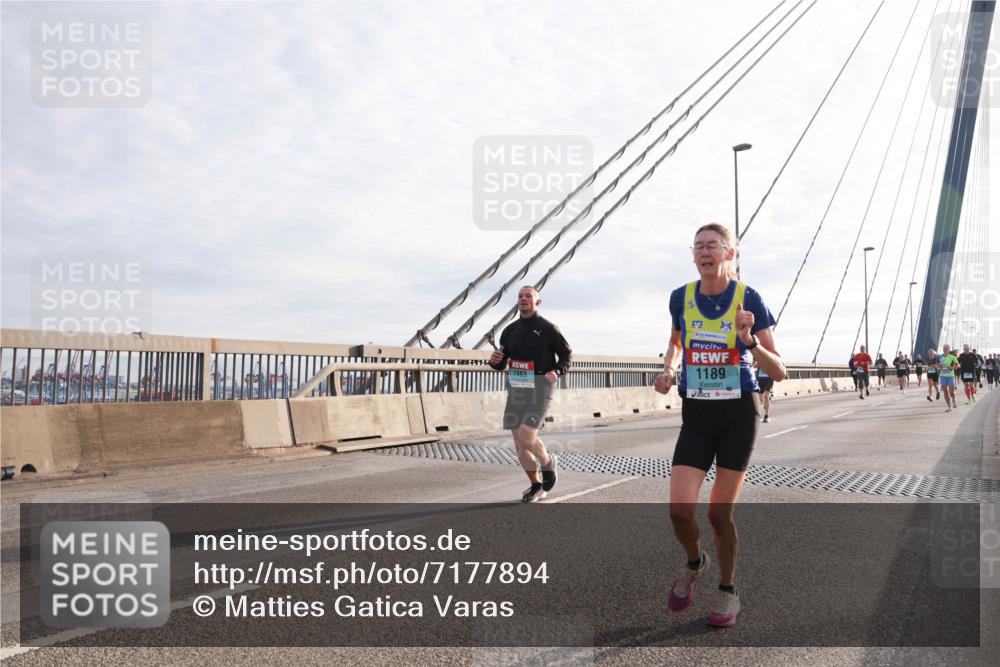 03.10.2024 - Köhlbrandbrückenlauf Matties Gatica Varas http://msf.ph/oto/7177894 03.10.2024 09:23:44 Position 2 1983, 1189 meine-sportfotos.de
