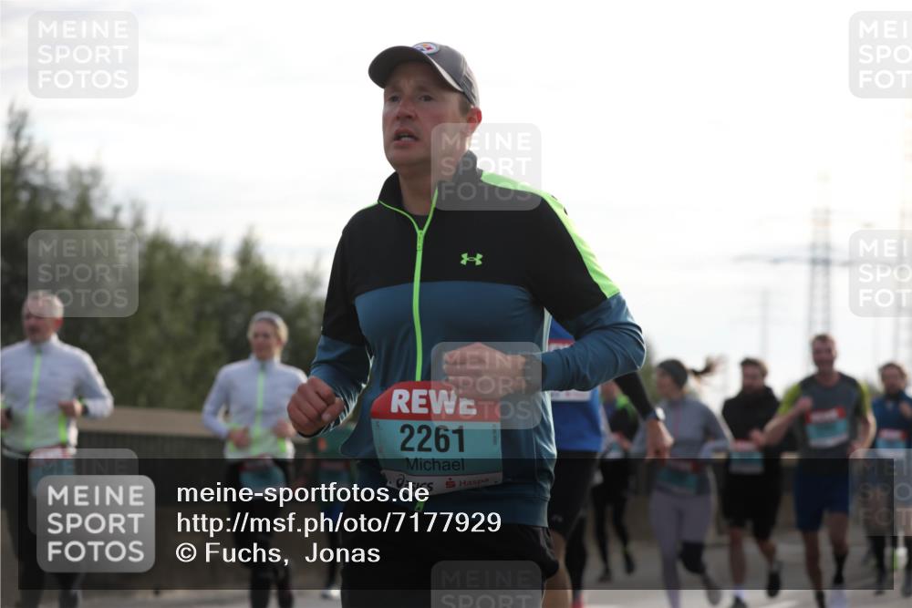 03.10.2024 - Köhlbrandbrückenlauf Fuchs,  Jonas http://msf.ph/oto/7177929 03.10.2024 09:15:00 Position 3 2261 meine-sportfotos.de