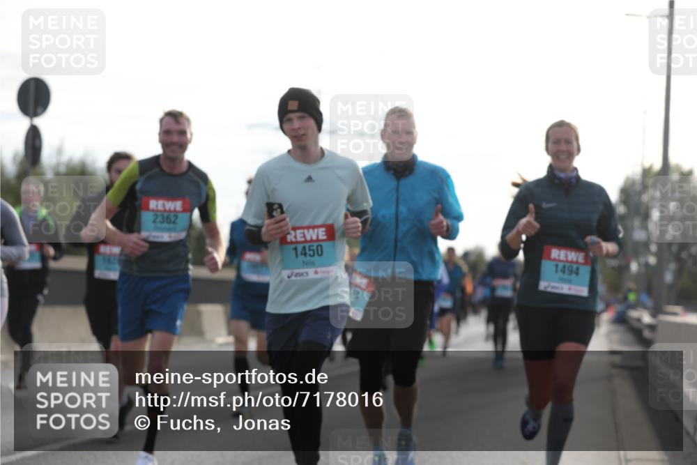 03.10.2024 - Köhlbrandbrückenlauf Fuchs,  Jonas http://msf.ph/oto/7178016 03.10.2024 09:15:02 Position 3 2362, 1450, 6, 1494 meine-sportfotos.de