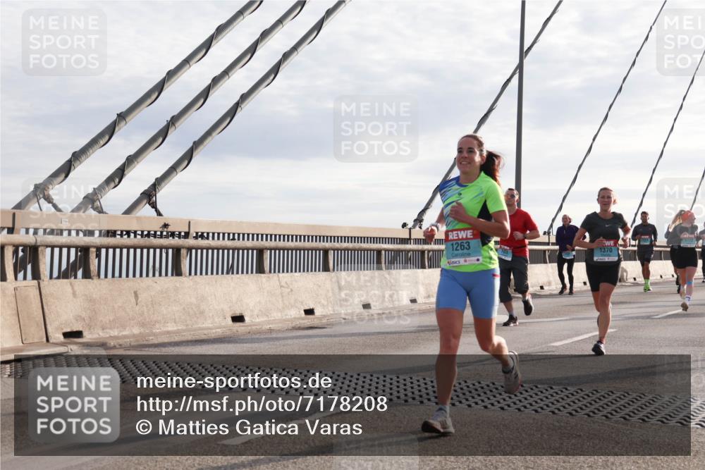 03.10.2024 - Köhlbrandbrückenlauf Matties Gatica Varas http://msf.ph/oto/7178208 03.10.2024 09:23:48 Position 2 1263, 103, 1370 meine-sportfotos.de