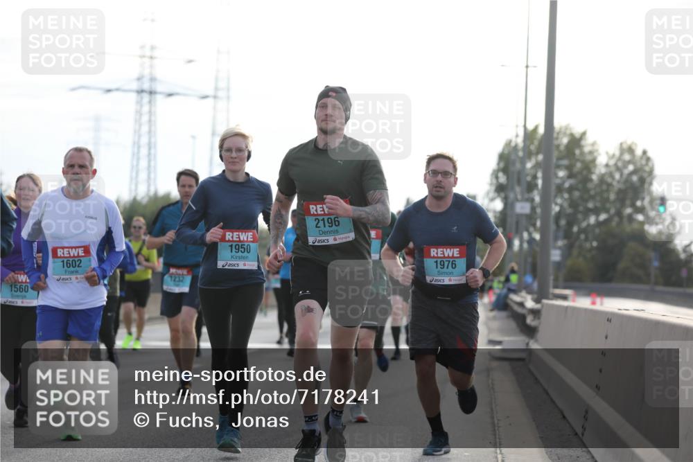 03.10.2024 - Köhlbrandbrückenlauf Fuchs,  Jonas http://msf.ph/oto/7178241 03.10.2024 09:15:06 Position 3 1602, 1560, 1232, 1950, 2196, 1976 meine-sportfotos.de