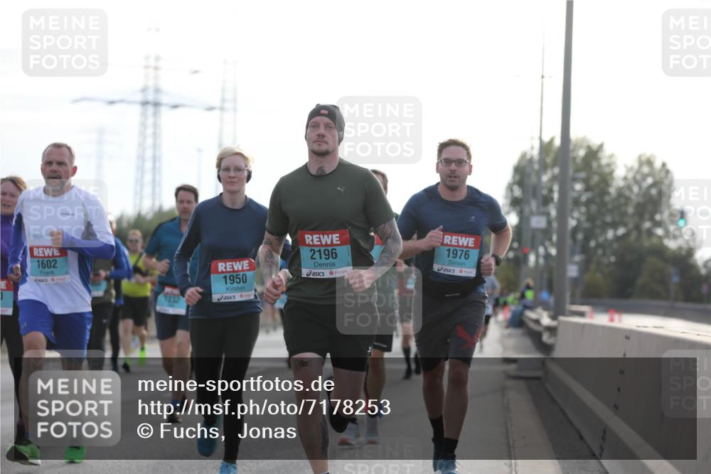 03.10.2024 - Köhlbrandbrückenlauf Fuchs,  Jonas http://msf.ph/oto/7178253 03.10.2024 09:15:06 Position 3 1602, 1232, 1950, 2196, 1976 meine-sportfotos.de