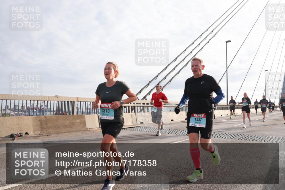 03.10.2024 - Köhlbrandbrückenlauf Matties Gatica Varas http://msf.ph/oto/7178358 03.10.2024 09:23:50 Position 2 1370, 1487 meine-sportfotos.de
