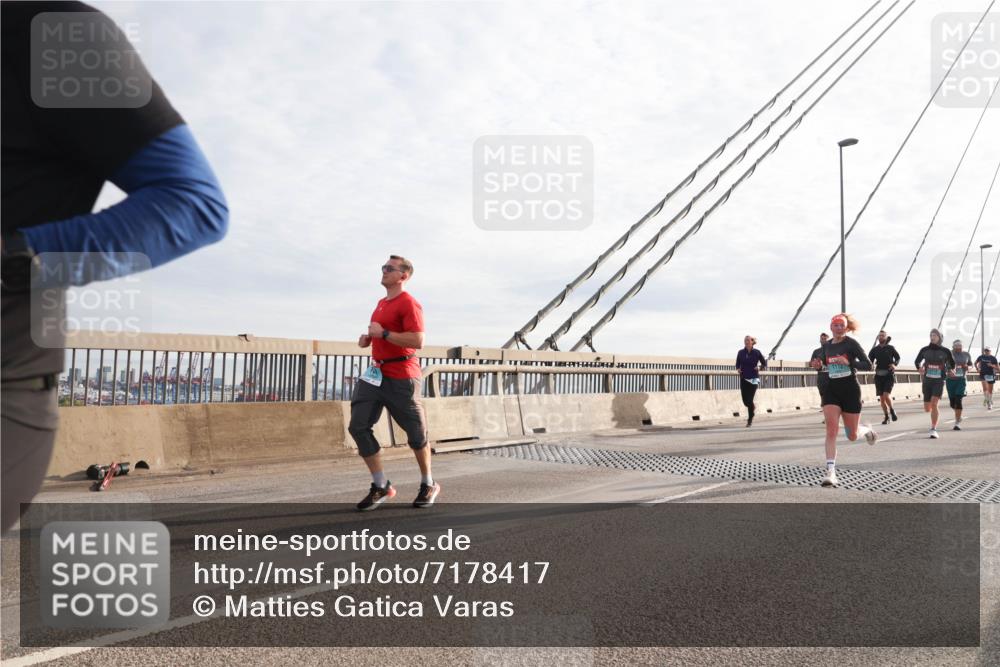 03.10.2024 - Köhlbrandbrückenlauf Matties Gatica Varas http://msf.ph/oto/7178417 03.10.2024 09:23:51 Position 2  meine-sportfotos.de