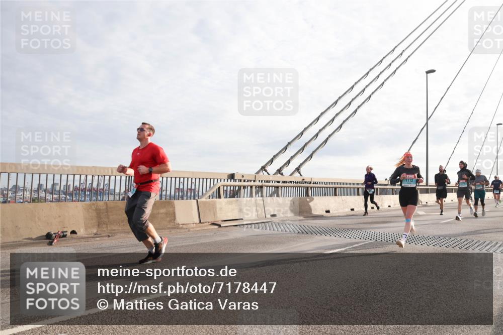03.10.2024 - Köhlbrandbrückenlauf Matties Gatica Varas http://msf.ph/oto/7178447 03.10.2024 09:23:51 Position 2 1112 meine-sportfotos.de