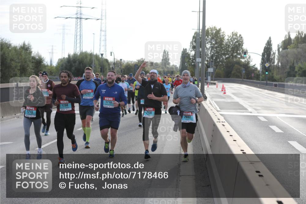 03.10.2024 - Köhlbrandbrückenlauf Fuchs,  Jonas http://msf.ph/oto/7178466 03.10.2024 09:15:15 Position 3 1597, 1240, 1298, 15, 2107, 1719, 2138, 2037 meine-sportfotos.de