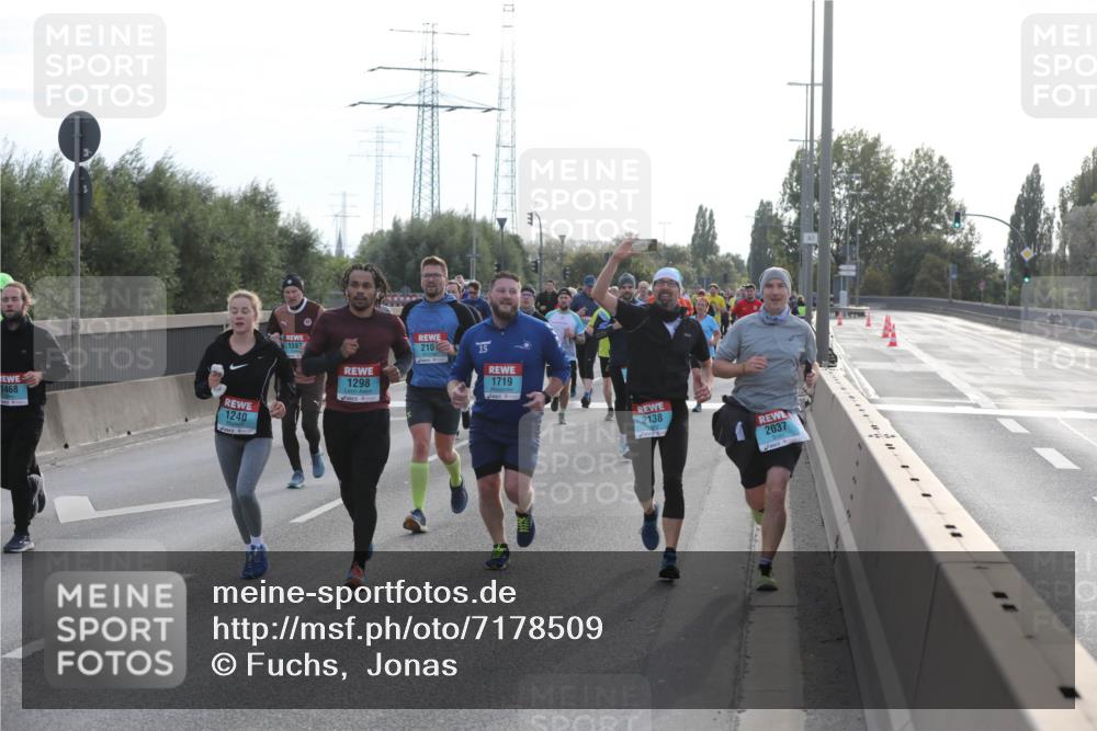 03.10.2024 - Köhlbrandbrückenlauf Fuchs,  Jonas http://msf.ph/oto/7178509 03.10.2024 09:15:15 Position 3 1468, 1240, 1597, 210, 15, 1298, 1719, 2138, 2037 meine-sportfotos.de