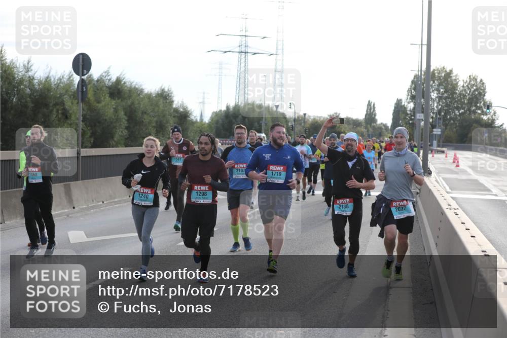 03.10.2024 - Köhlbrandbrückenlauf Fuchs,  Jonas http://msf.ph/oto/7178523 03.10.2024 09:15:16 Position 3 1468, 1597, 1240, 1298, 2107, 15, 1719, 2138, 2037 meine-sportfotos.de
