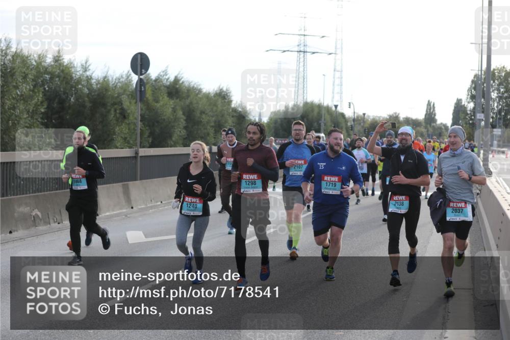 03.10.2024 - Köhlbrandbrückenlauf Fuchs,  Jonas http://msf.ph/oto/7178541 03.10.2024 09:15:16 Position 3 1468, 1240, 159, 1298, 2107, 15, 1719, 2138, 2037 meine-sportfotos.de