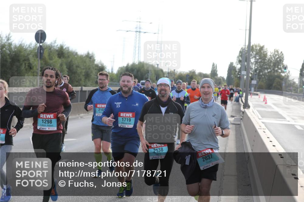 03.10.2024 - Köhlbrandbrückenlauf Fuchs,  Jonas http://msf.ph/oto/7178721 03.10.2024 09:15:17 Position 3 1298, 210, 15, 1719, 2138, 2037 meine-sportfotos.de