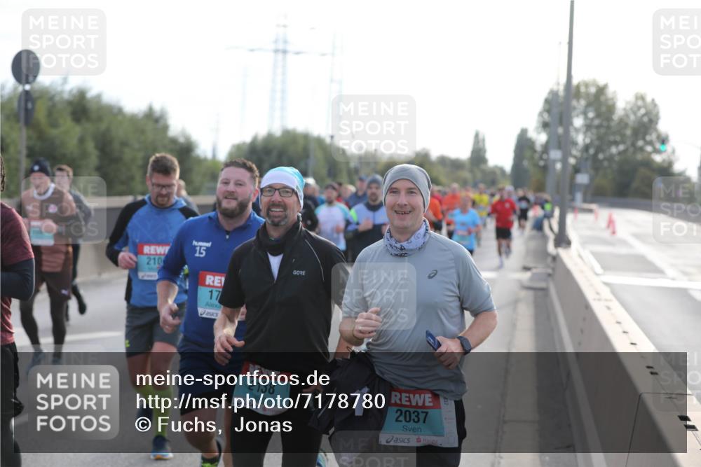 03.10.2024 - Köhlbrandbrückenlauf Fuchs,  Jonas http://msf.ph/oto/7178780 03.10.2024 09:15:17 Position 3 15, 210, 17, 2138, 2037 meine-sportfotos.de