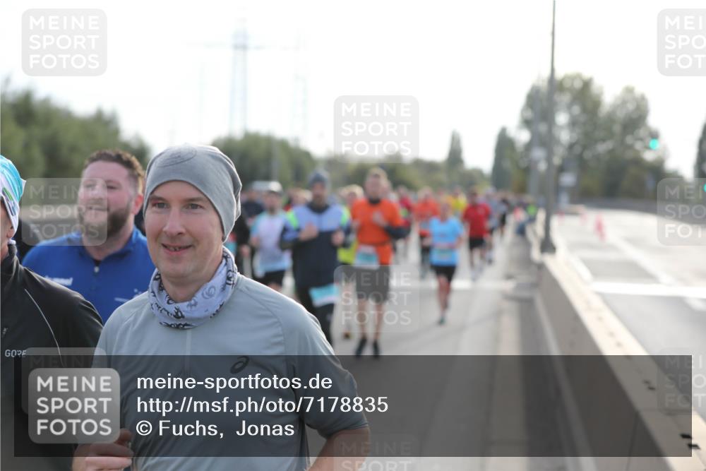 03.10.2024 - Köhlbrandbrückenlauf Fuchs,  Jonas http://msf.ph/oto/7178835 03.10.2024 09:15:18 Position 3  meine-sportfotos.de